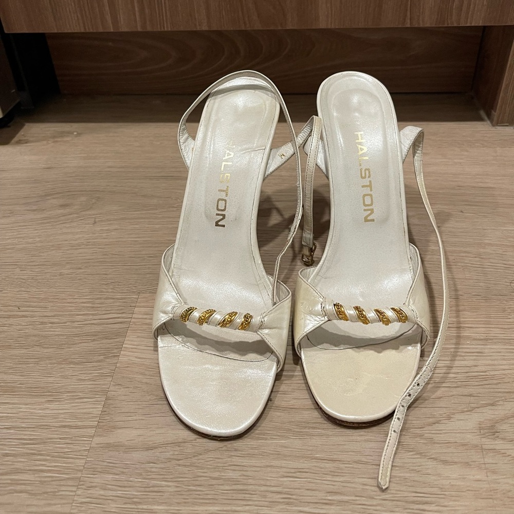 Vintage Halston sandal barely used in great condition - Picture 3 of 3